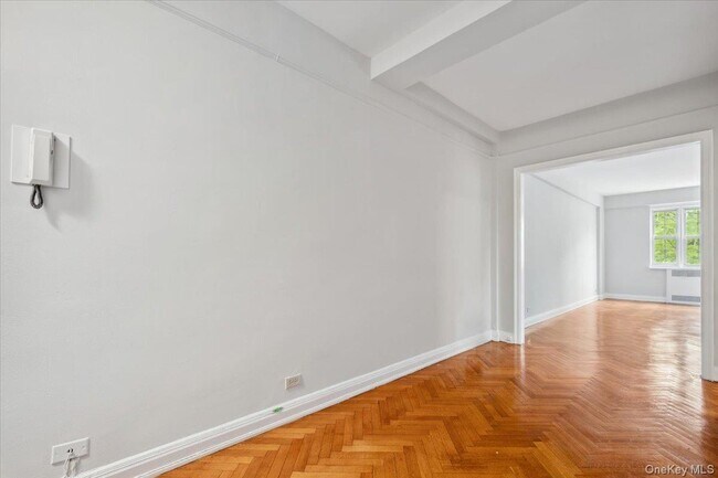 Building Photo - 45 Popham Rd