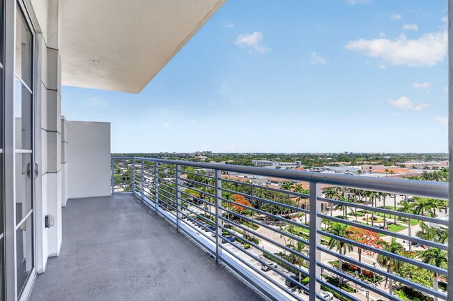 Building Photo - 155 E Boca Raton Rd