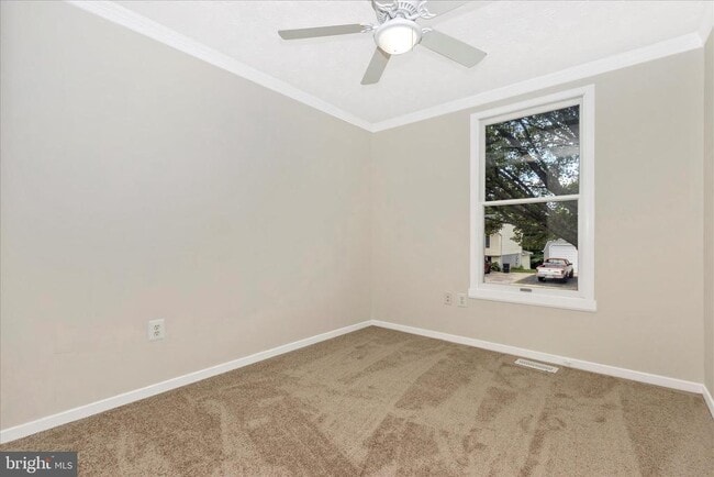 Building Photo - 207 Contour Rd