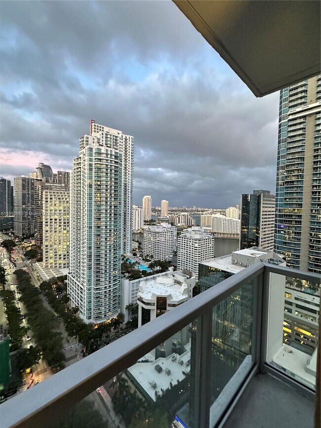 Building Photo - 1060 Brickell Ave