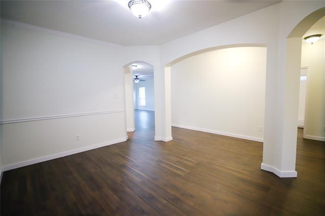 Building Photo - 2221 Rodgers Ln