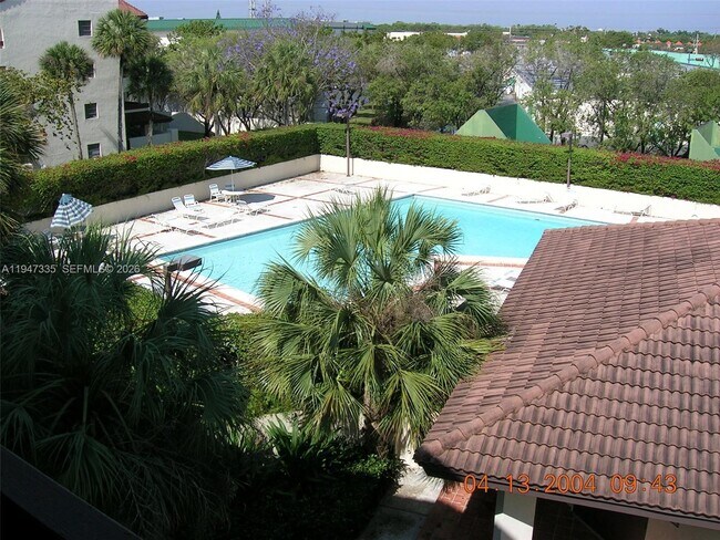 Building Photo - 8850 SW 123rd Ct