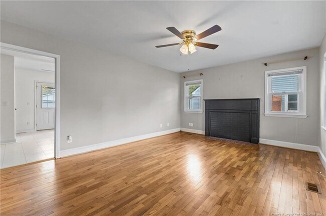 Building Photo - 813 McPherson Ave