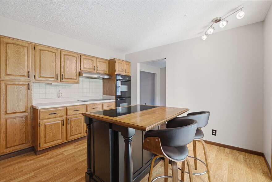 Building Photo - 4813 Surrey Ct