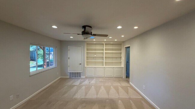 Building Photo - 1579 Terry Way
