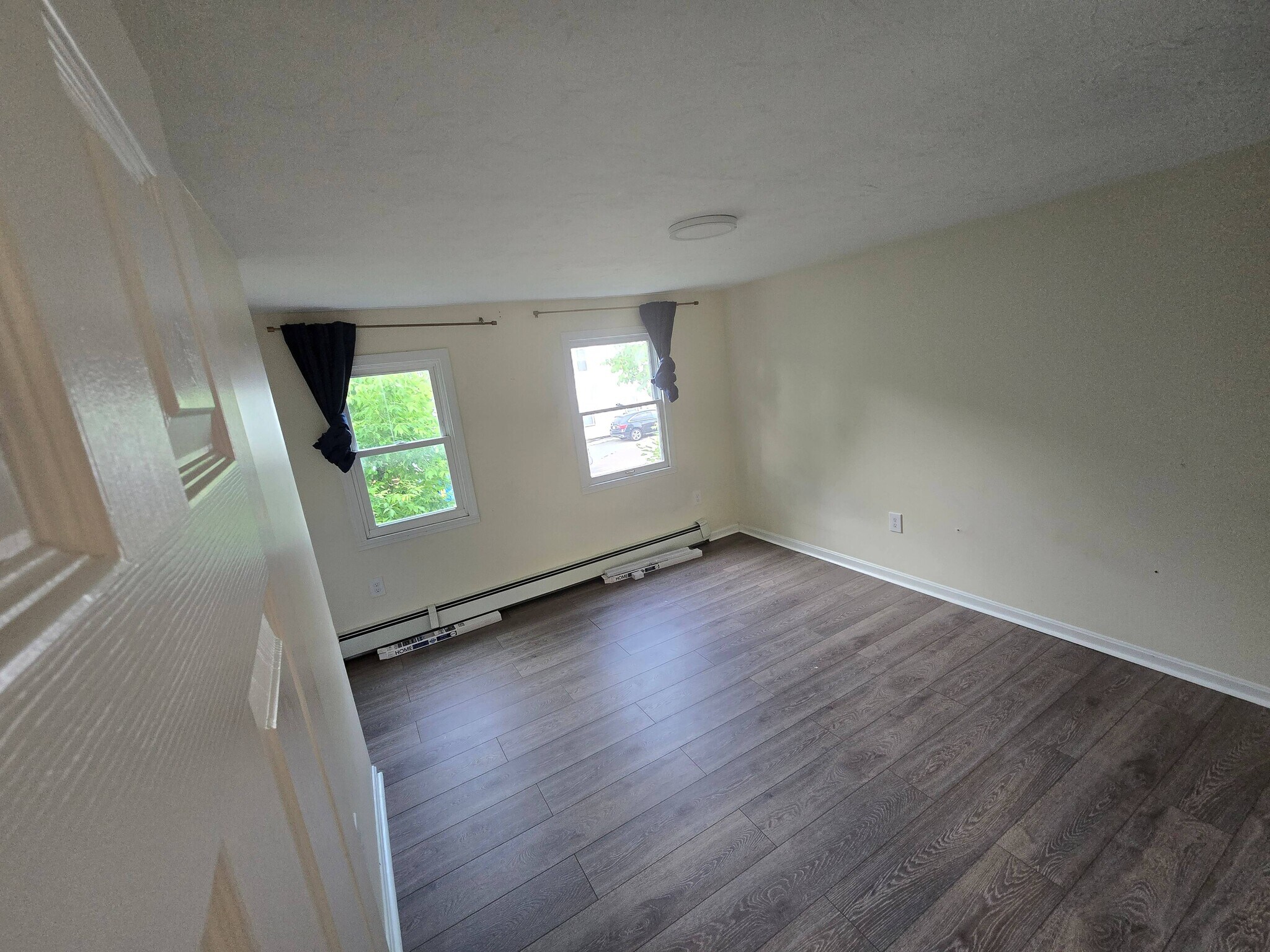 Building Photo - 157 3rd St