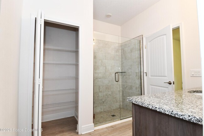 Building Photo - 1542 Killian Dr