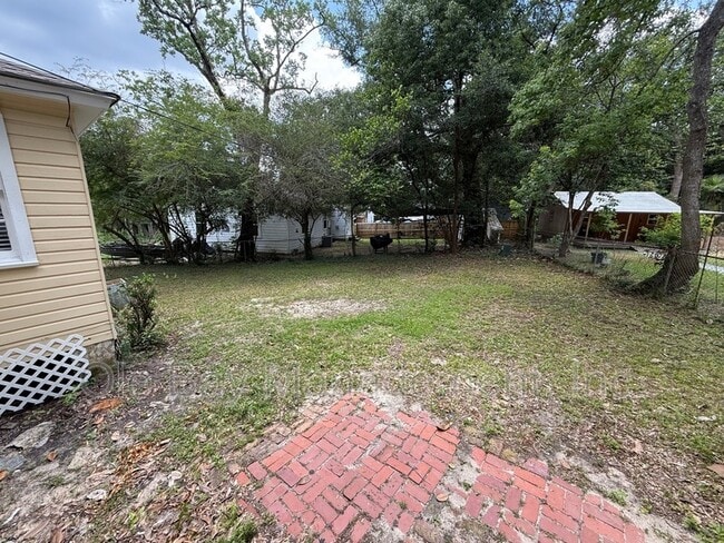Building Photo - 251 Azalea Cir W