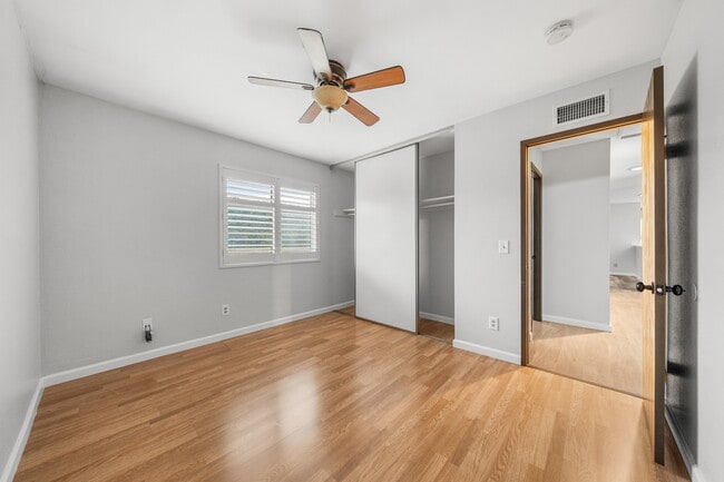 Building Photo - 9816 Costa Lago St