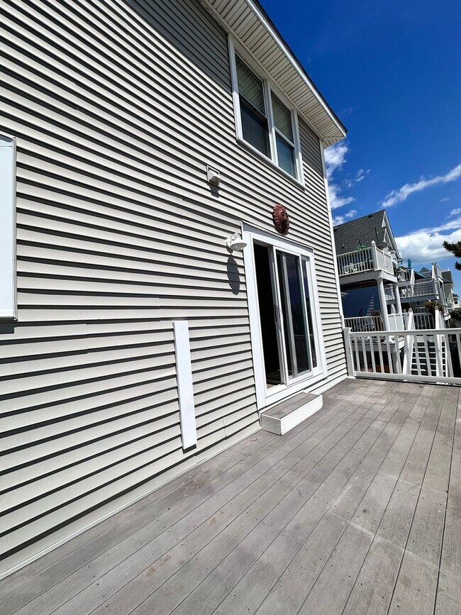 Building Photo - Pinewell By The Bay-4 Bedroom 3.5 Bath