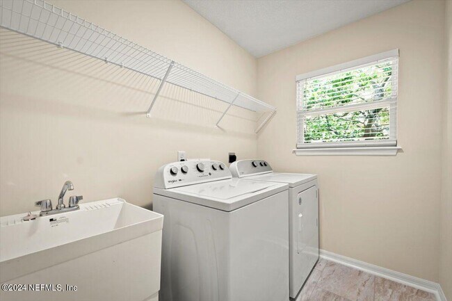 Building Photo - 2037 Piping Plover Way