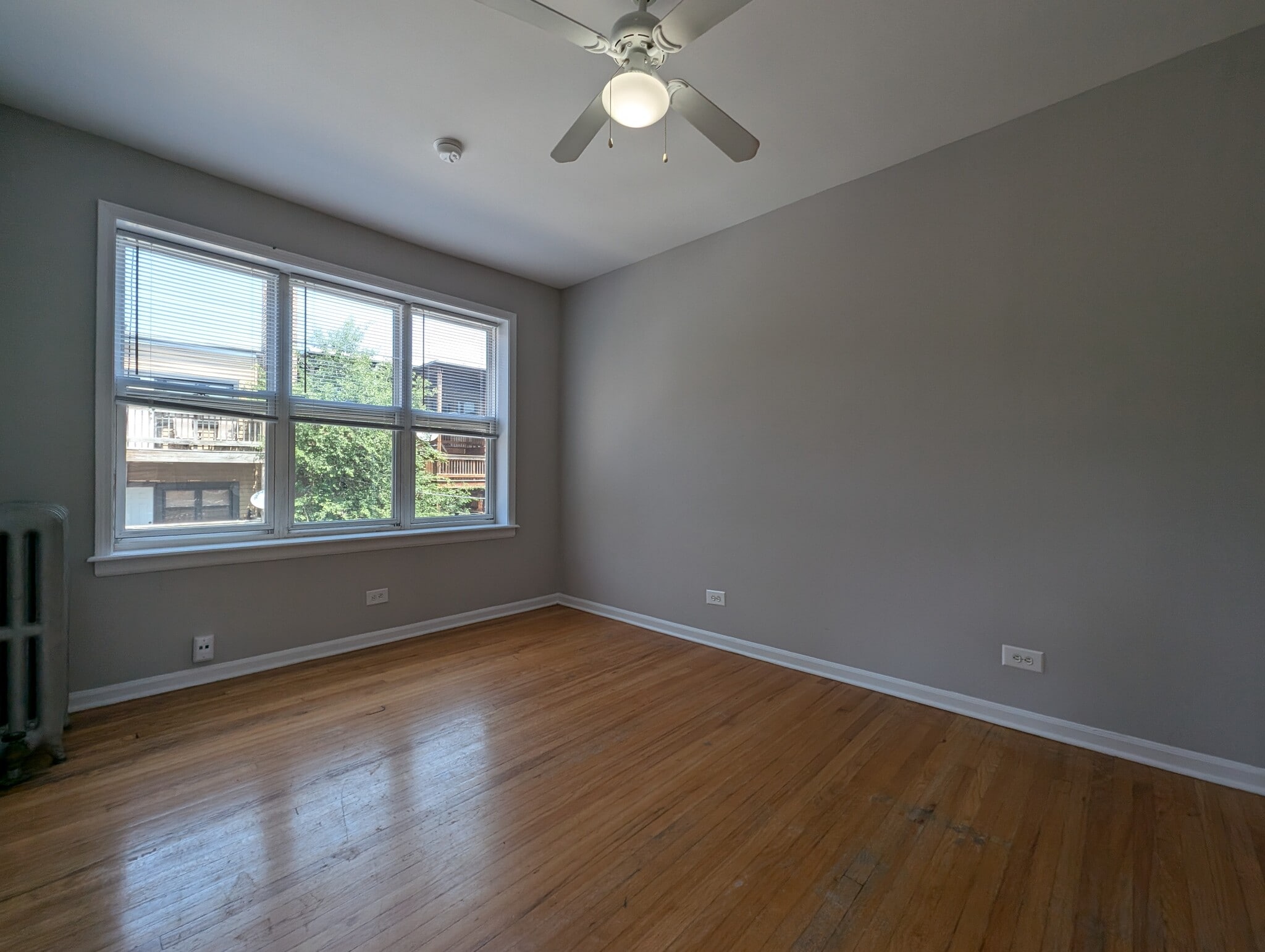 Building Photo - 928 W Dakin St