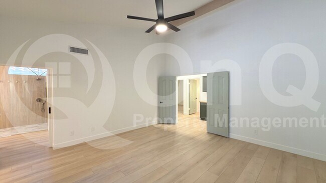Building Photo - 214 N Silverado St