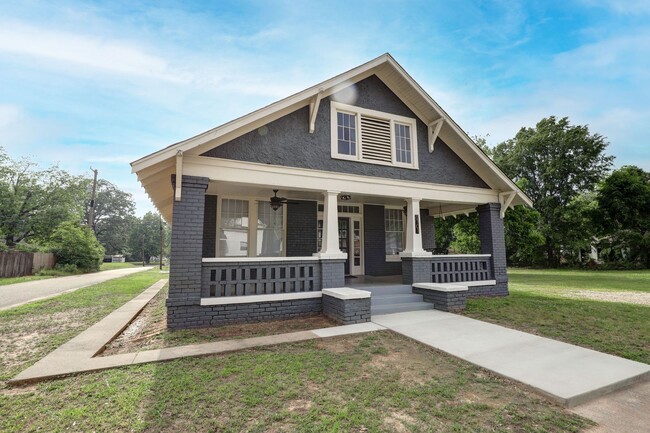 Building Photo - 3 Bedroom 1 Bathroom House for Rent in Texarkana, AR
