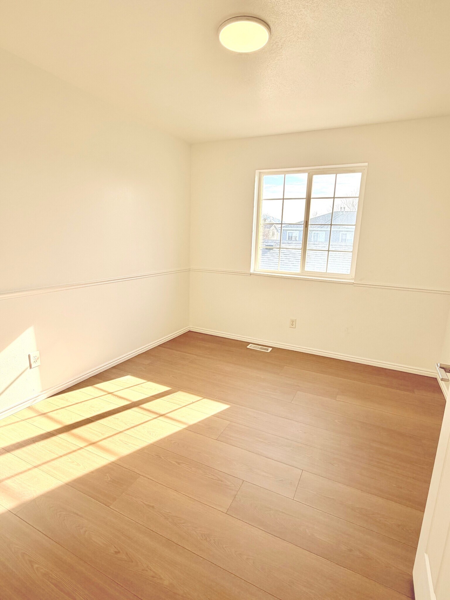 Building Photo - 88 Hampton Pl