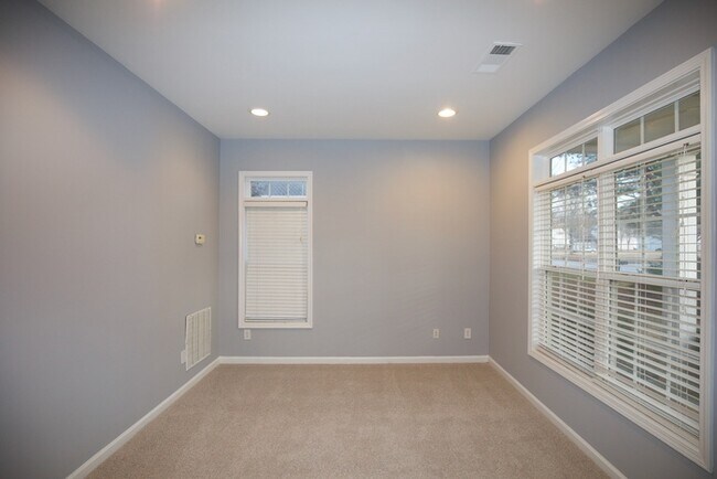 Building Photo - 7897 The Lakes Point