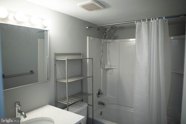 Building Photo - 119 Meadowview Ln