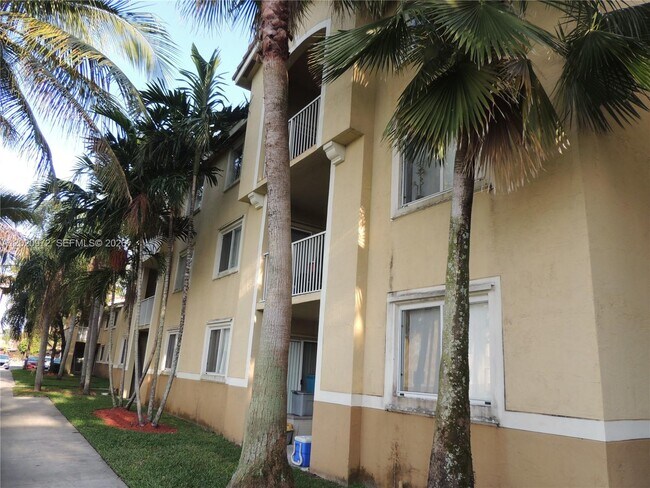 Building Photo - 2600 S University Dr