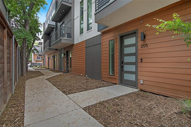 Primary Photo - 4205 Roseland Ave