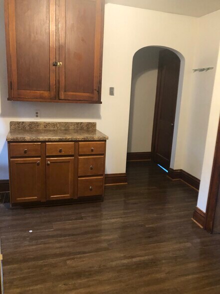 Kitchen - 2322 Spring St