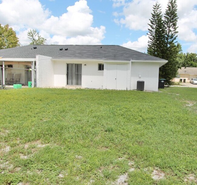 Building Photo - Orlando - 2 Bedroom, 2 Bathroom - $1,645.00