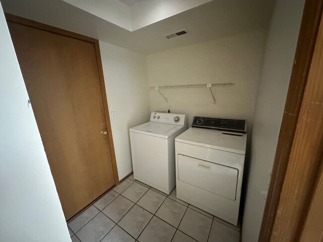 Building Photo - CL2506-2508