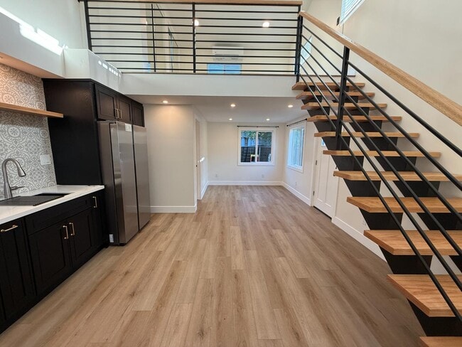 Building Photo - 811- 909 S Spruce Street