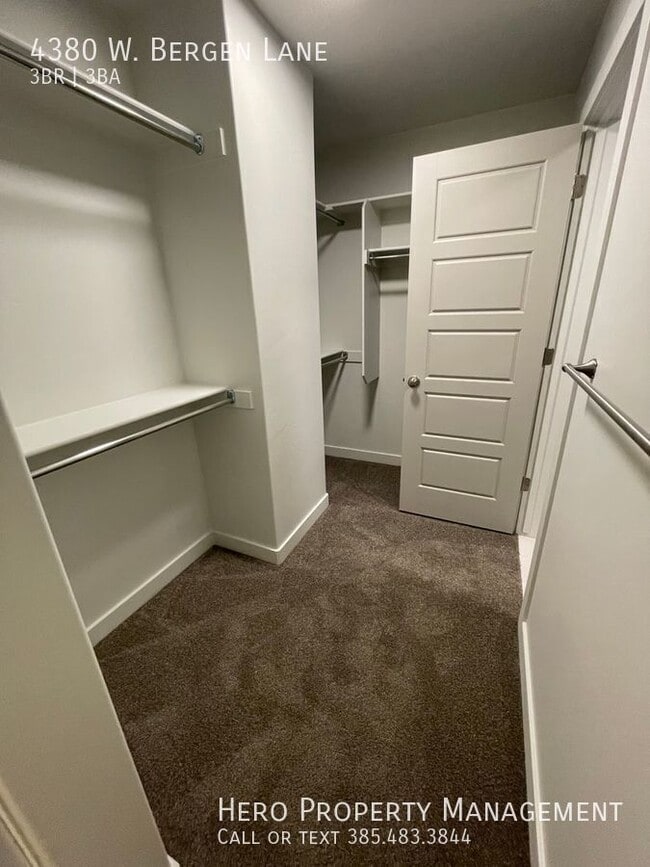 Building Photo - 4380 Bergen Ln