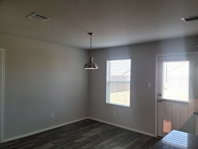 Building Photo - Bulverde/ Hidden Trail Subdivision