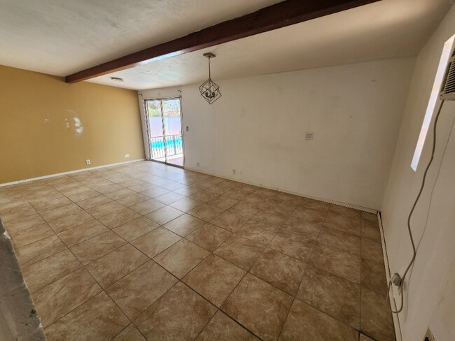 Building Photo - 6816 E Nelson Dr