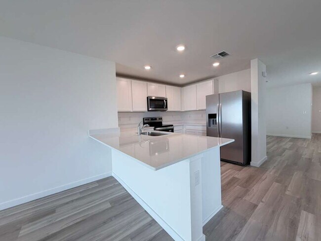 Building Photo - MOVE-IN SPECIAL 2 WEEKS FREE RENT!! NO APPLICATION FEES FOR APPROVED APPLICANTS**Beautiful Brand-...
