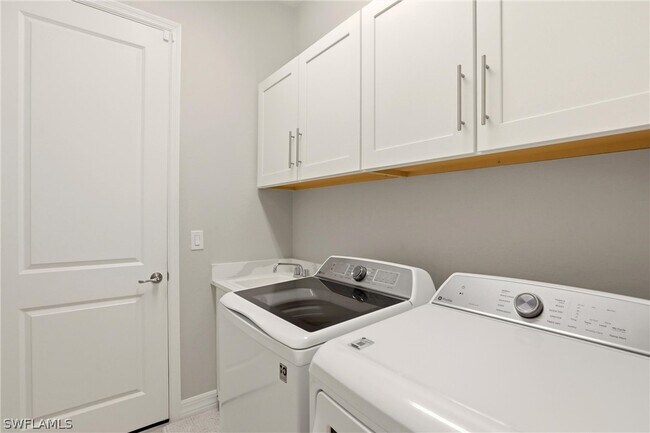 Building Photo - 13615 Blue Bay Cir