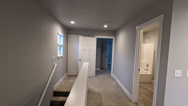 Building Photo - Post Falls Crown Pointe Home