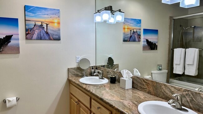 Building Photo - 450 N Arlington Ave