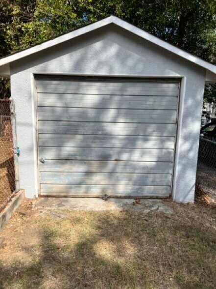 Building Photo - 1410 Heath St