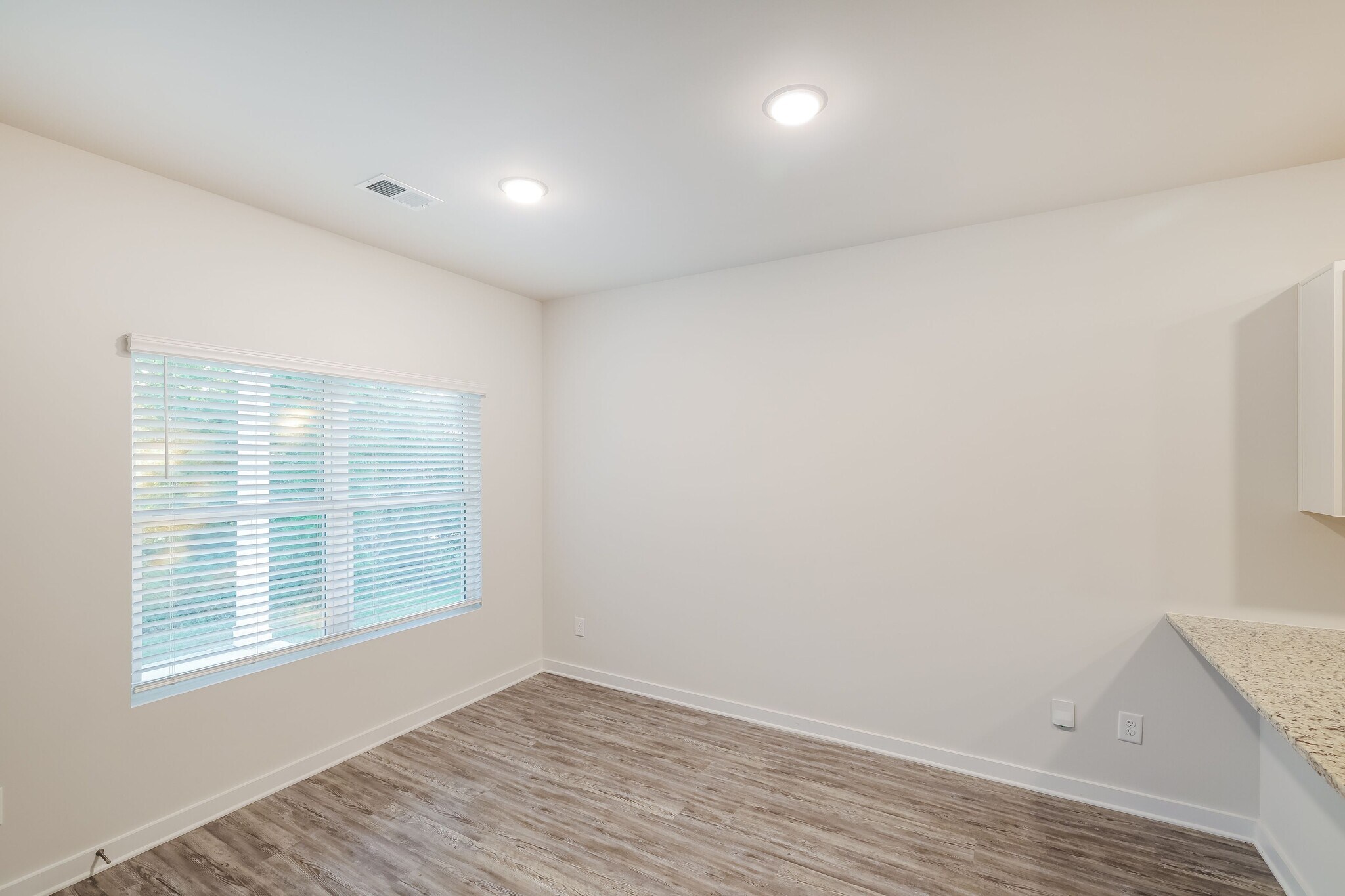 Building Photo - 5537 Cathwick Dr
