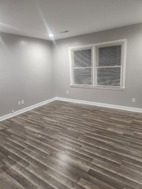 Building Photo - 5613 Ross Dr