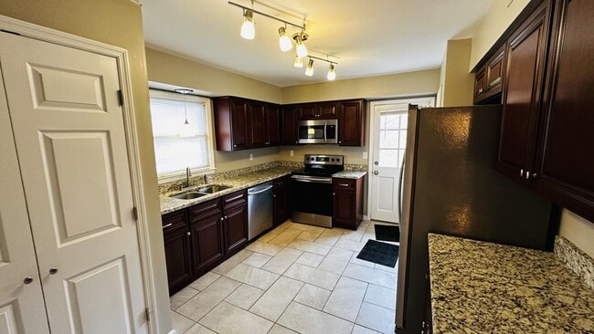 Building Photo - 2948a Candlelight Way