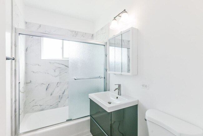 Building Photo - Ocean Avenue Duplex