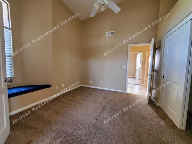 Building Photo - 3 BEDROOM WITH POOL NORTH SCOTTSDALE