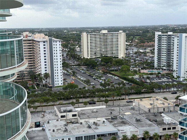 Building Photo - 3410 Galt Ocean Drive Apt #2103N, Fort Lau...
