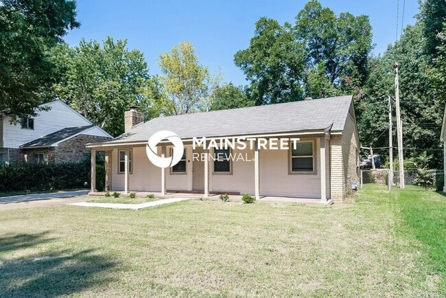 Building Photo - 3 Bedroom Pet-Friendly Home in Memphis, TN with Main Street Renewal