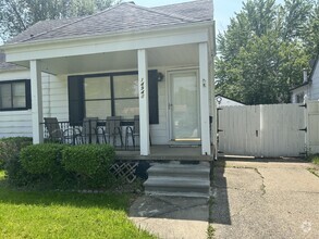 Building Photo - 14948 Chesterfield Ave