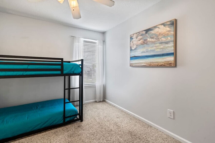 Building Photo - 1651 Hawkins Cove Dr W