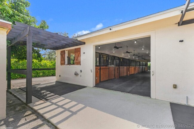 Building Photo - 14965 Oatland Ct