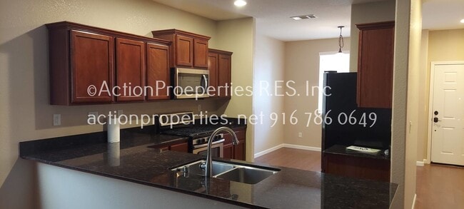 Building Photo - West Park -3 Bedroom, 2 Bath,  Single Stor...