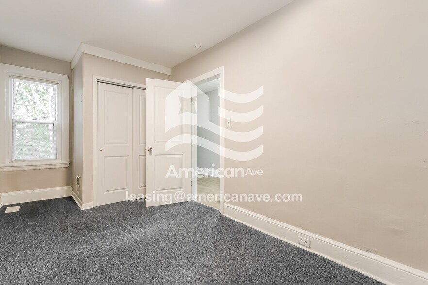 Building Photo - 330 N Robinson St