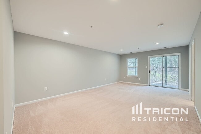 Building Photo - 8007 Apple Valley Dr