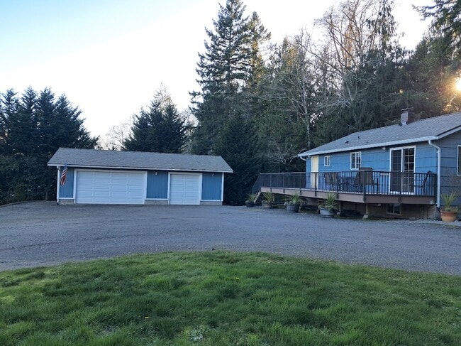 Building Photo - 3911 NE Rova Rd