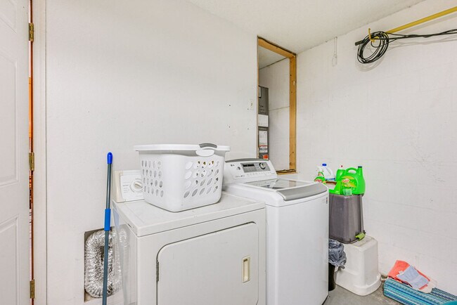Building Photo - 10444 Copperwood Dr